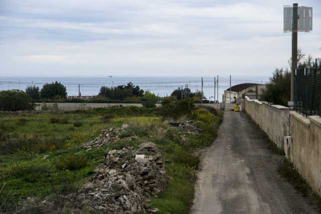 Japigia e il mare: cos� lontano cos� vicino. Ma una strada rurale ci arriva a due passi